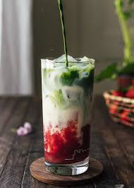 STRAWBERRY ICE MATCHA LATTE